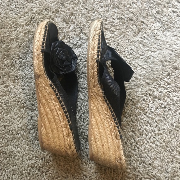 Andre Assous Size 11 Wedge Sandals - Picture 4 of 7